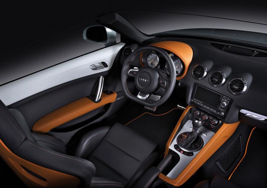 Интерьер Audi TT Clubsport Quattro Concept 2008 года  (фото 7 из 7)